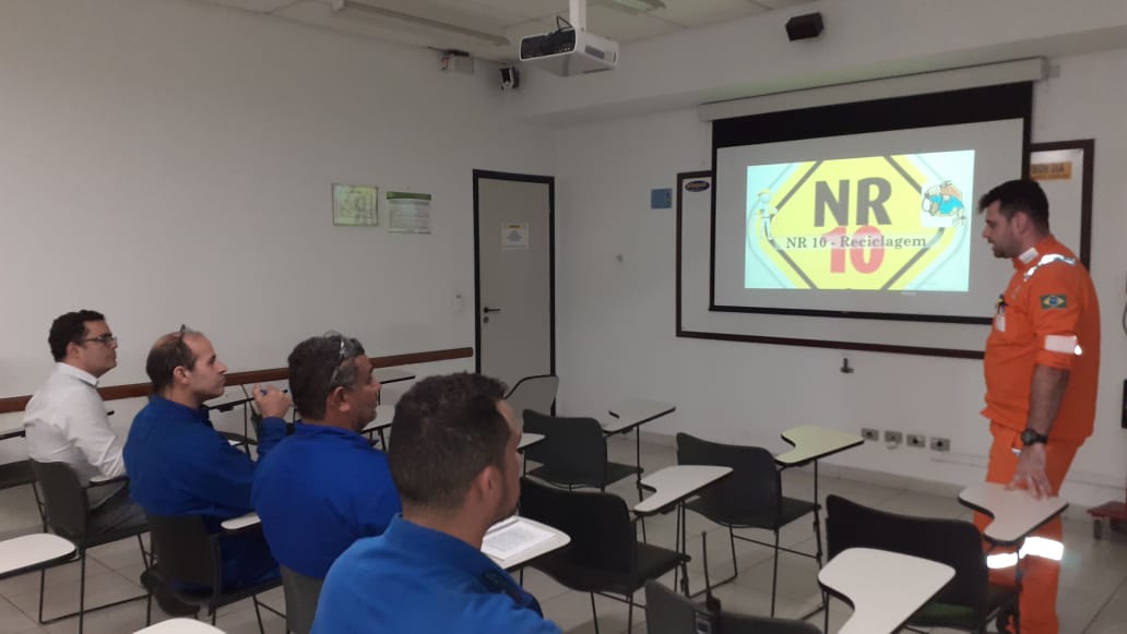 CURSO DE NR10-EAD-R$ 109,00- Joinville /SC,  CURSO DE NR18-EAD-R$ 59,90- Joinville /SC,  CURSO DE NR33-EAD-R$ 79,90- Joinville /SC,  CURSO DE NR35-EAD-R$ 69,00- Joinville /SC,  CURSO DE CIPA-EAD-R$ 65,00- Joinville /SC,